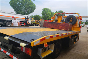 益阳附近拖车电话号码服务